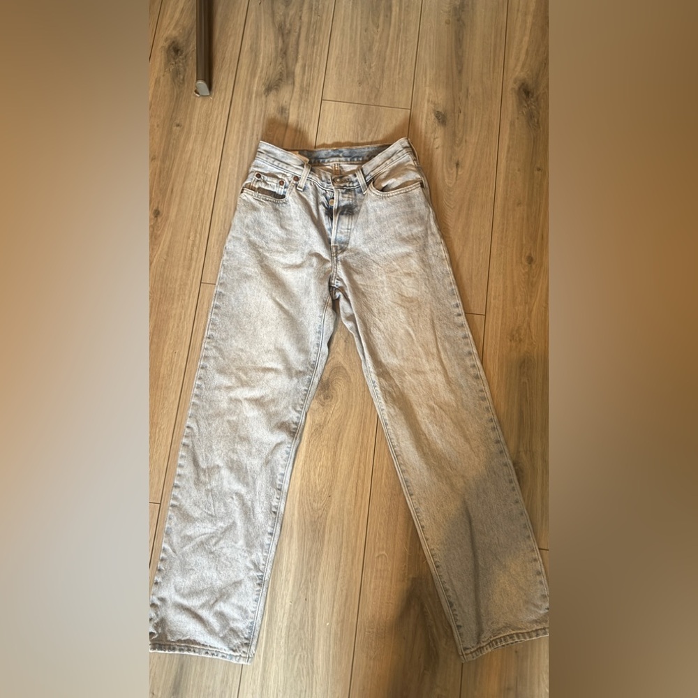 Levi's Light Blue Straight Leg 501 Jeans - Picture 4 of 7